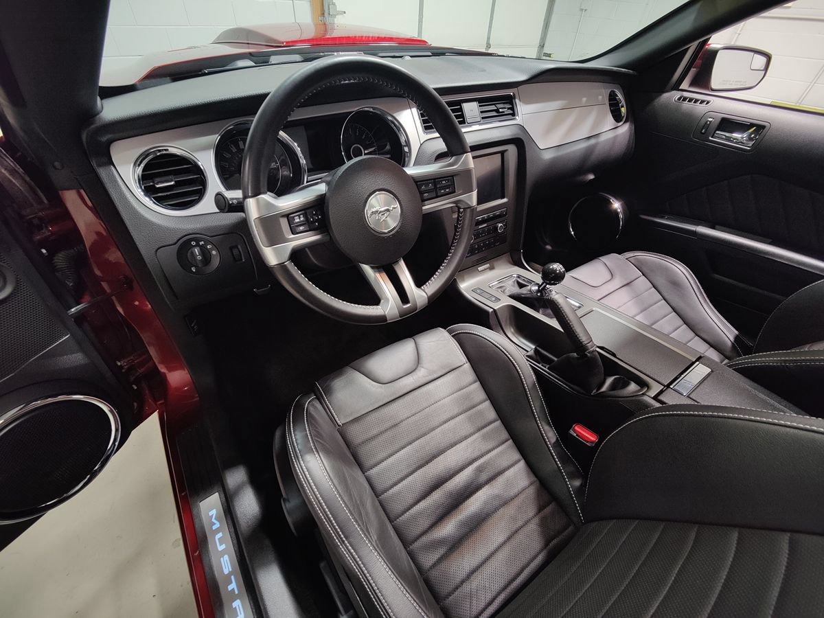 Used 2014 Ford Mustang GT w/ Electronics Package RWD image 27