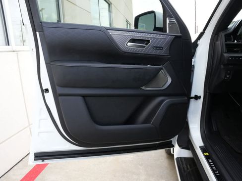 New 2026 INFINITI QX80 Autograph AWD/4WD image 18