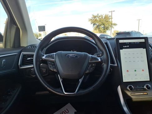 Used 2024 Ford Edge SEL w/ Sport Appearance Package image 19