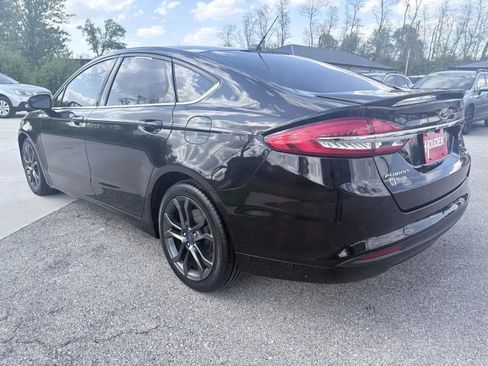 Used 2018 Ford Fusion SE w/ Equipment Group 201A FWD image 6
