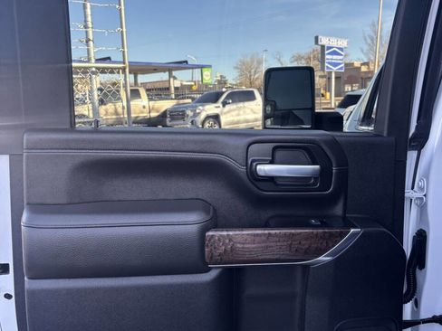 Used 2021 GMC Sierra 2500 Denali w/ Denali Ultimate Package image 18