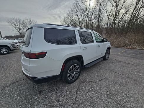 Used 2024 Jeep Wagoneer Series II w/ Flexible Seating Group image 8