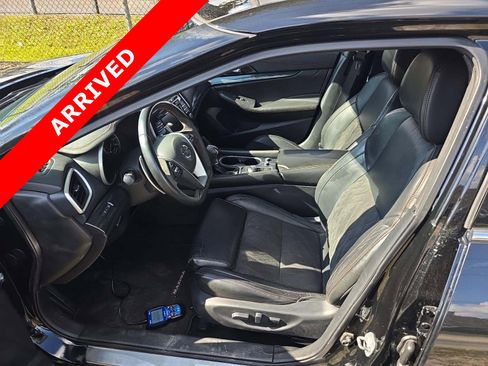 Used 2019 Nissan Maxima SR w/ Premium Package image 6