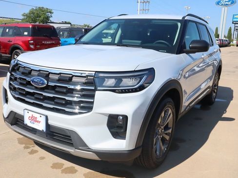 New 2025 Ford Explorer Active w/ Active Comfort Package image 11