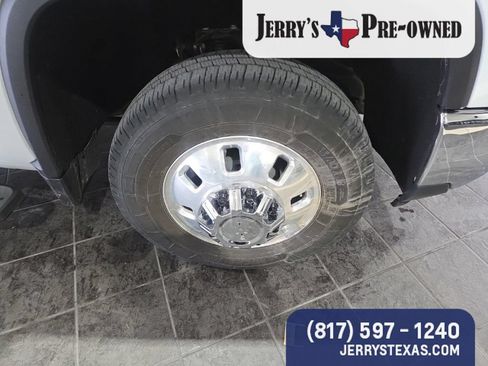 Used 2025 Chevrolet Silverado 3500 LTZ w/ LTZ Texas Edition AWD/4WD image 4