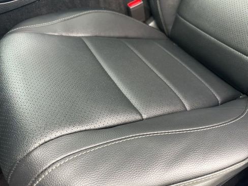 Used 2024 Mercedes-Benz GLE 350 4MATIC image 3