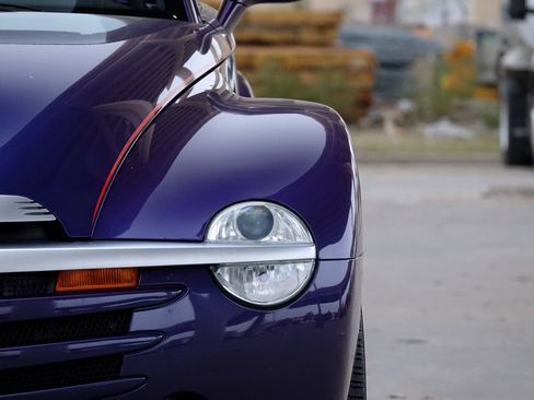 Used 2004 Chevrolet SSR w/ Preferred Equipment Group image 18