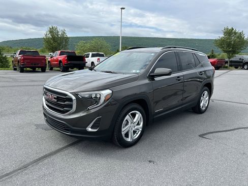 Used 2019 GMC Terrain SLE w/ Driver Convenience Package AWD/4WD image 3