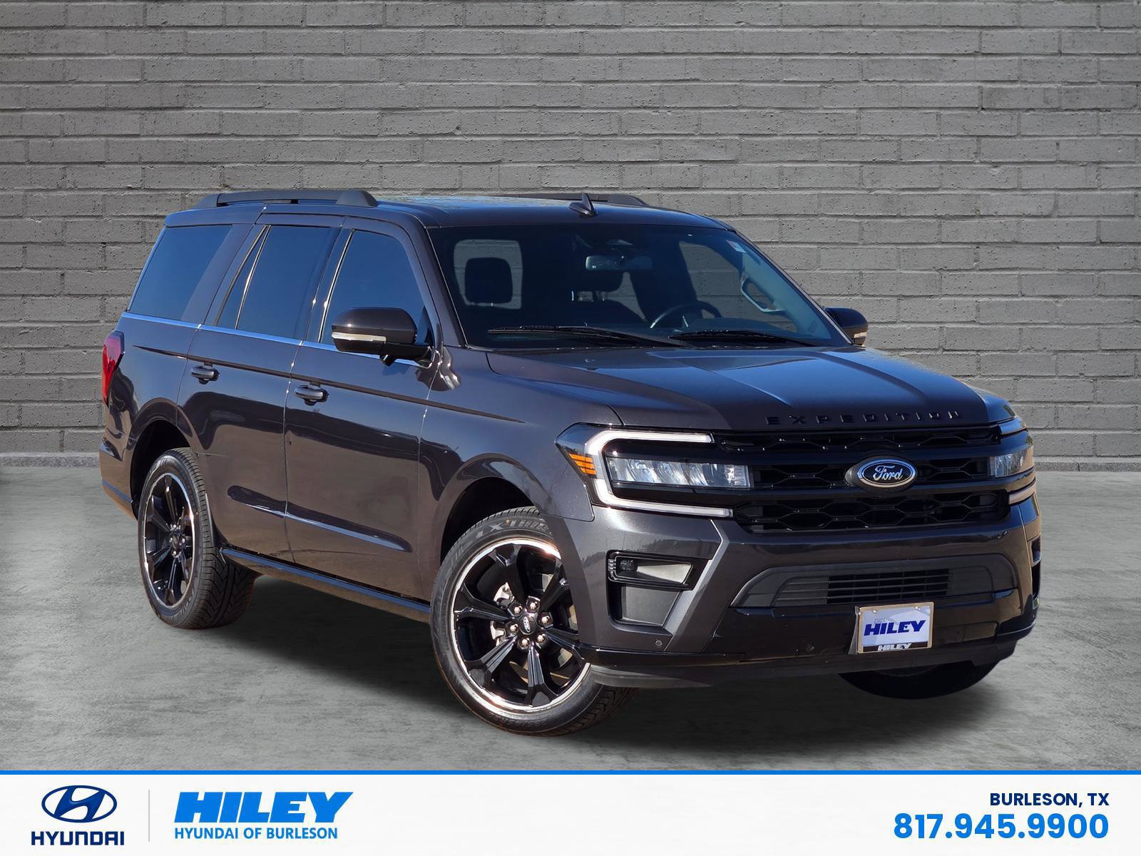 Used 2023 Ford Expedition Limited RWD image 2