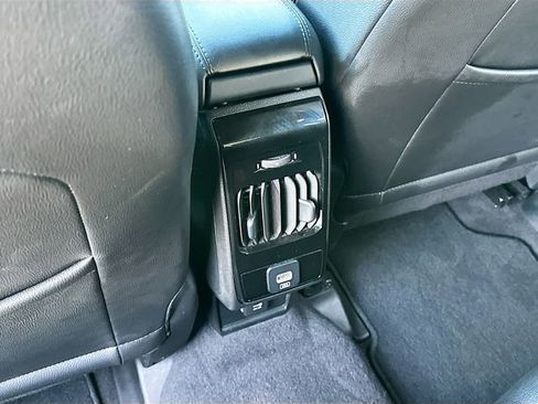 Used 2024 Jeep Compass Latitude image 23