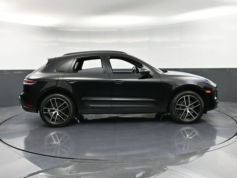 Certified 2025 Porsche Macan image 9