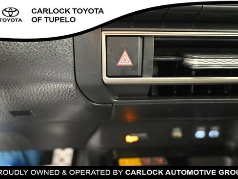 Used 2025 Toyota Camry SE FWD image 14