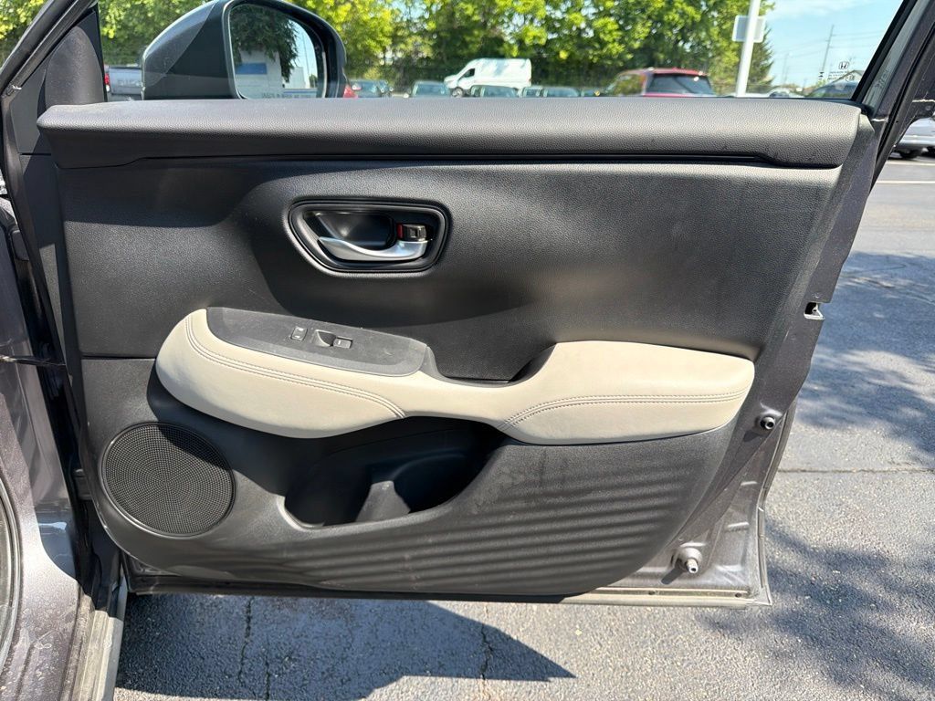 Certified 2024 Honda HR-V LX image 23
