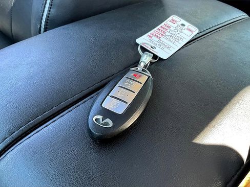 Used 2007 INFINITI M45 Sport w/ Technology Pkg image 9