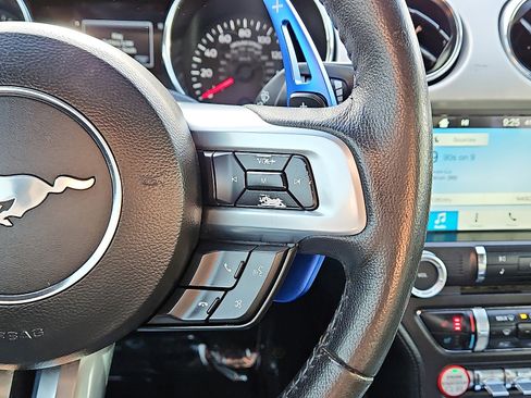 Used 2016 Ford Mustang Premium image 19