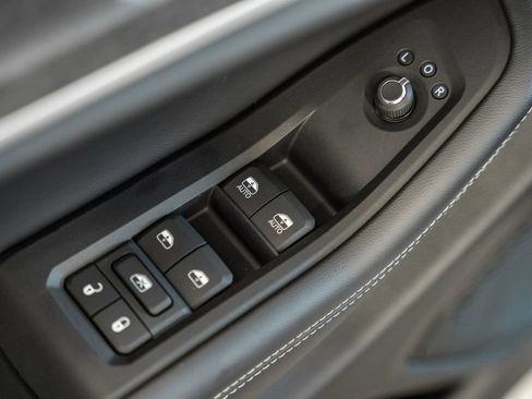 New 2025 Jeep Grand Cherokee Limited w/ MOPAR Finishing Package image 37