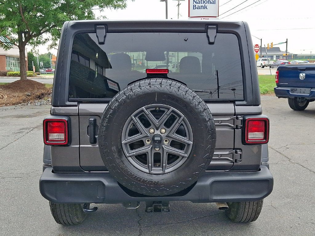 Used 2025 Jeep Wrangler Sport AWD/4WD image 6