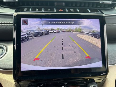 Certified 2023 Jeep Grand Cherokee Limited w/ Trailer Tow Prep Group (B) AWD/4WD image 14