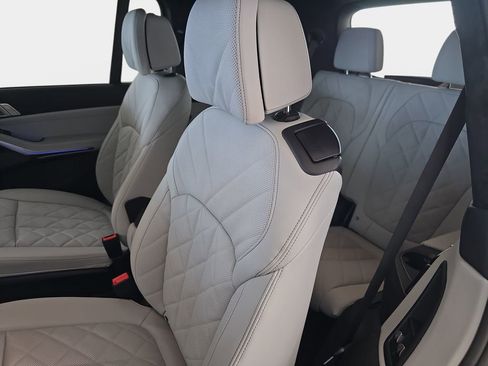 New 2026 BMW X7 xDrive40i w/ M Sport Package image 9