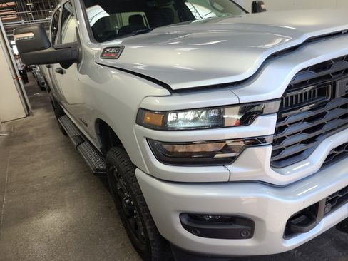 Used 2026 RAM 2500 Big Horn AWD/4WD image 2