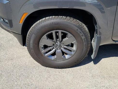 Used 2025 Nissan Frontier SV w/ SV Convenience Package image 5