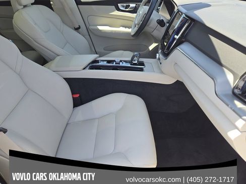Certified 2024 Volvo XC60 B5 Core AWD/4WD image 12