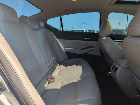 Used 2019 Nissan Altima 2.5 Platinum image 16