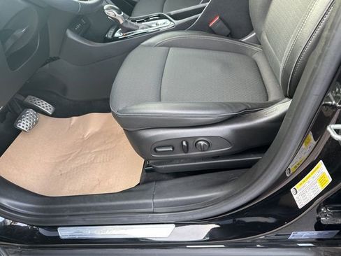 Used 2023 Buick Encore GX Select w/ Sport Touring Package image 11