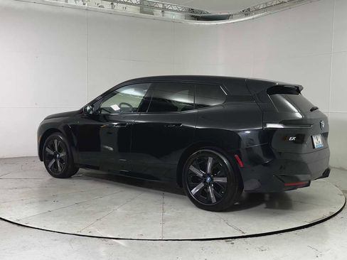 Used 2023 BMW iX xDrive50 w/ Sport Package image 4