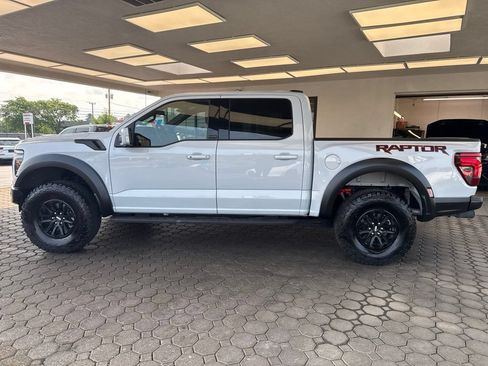 Used 2025 Ford F150 Raptor AWD/4WD image 9