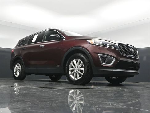 Used 2018 Kia Sorento AWD image 29