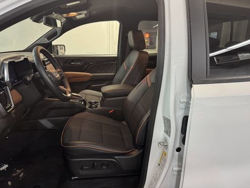 Used 2024 GMC Canyon AT4 w/ Technology Package image 7