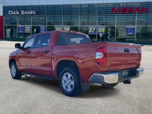 Used 2018 Toyota Tundra SR5 w/ SR5 Upgrade Package image 4