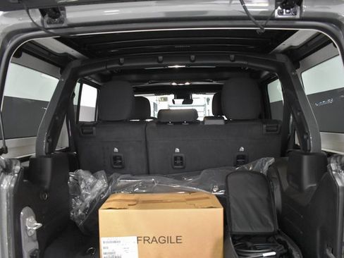 Used 2023 Jeep Wrangler Unlimited Rubicon 4xe w/ Safety Group image 40