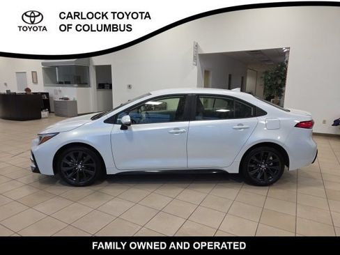 Used 2026 Toyota Corolla SE FWD image 3