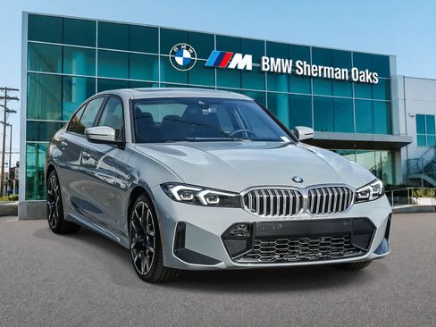 Used 2026 BMW 330i Sedan w/ M Sport Package RWD image 5