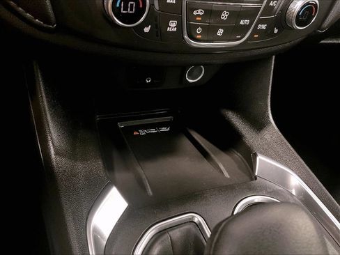 Used 2023 Chevrolet Traverse LT AWD/4WD image 27