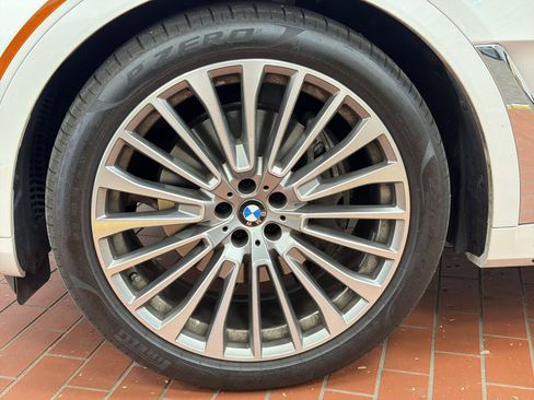 Used 2025 BMW X7 xDrive40i image 12
