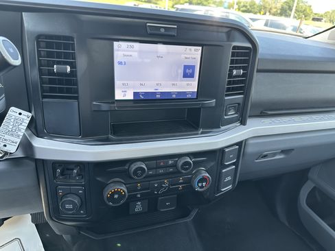 Used 2025 Ford F250 XLT AWD/4WD image 23