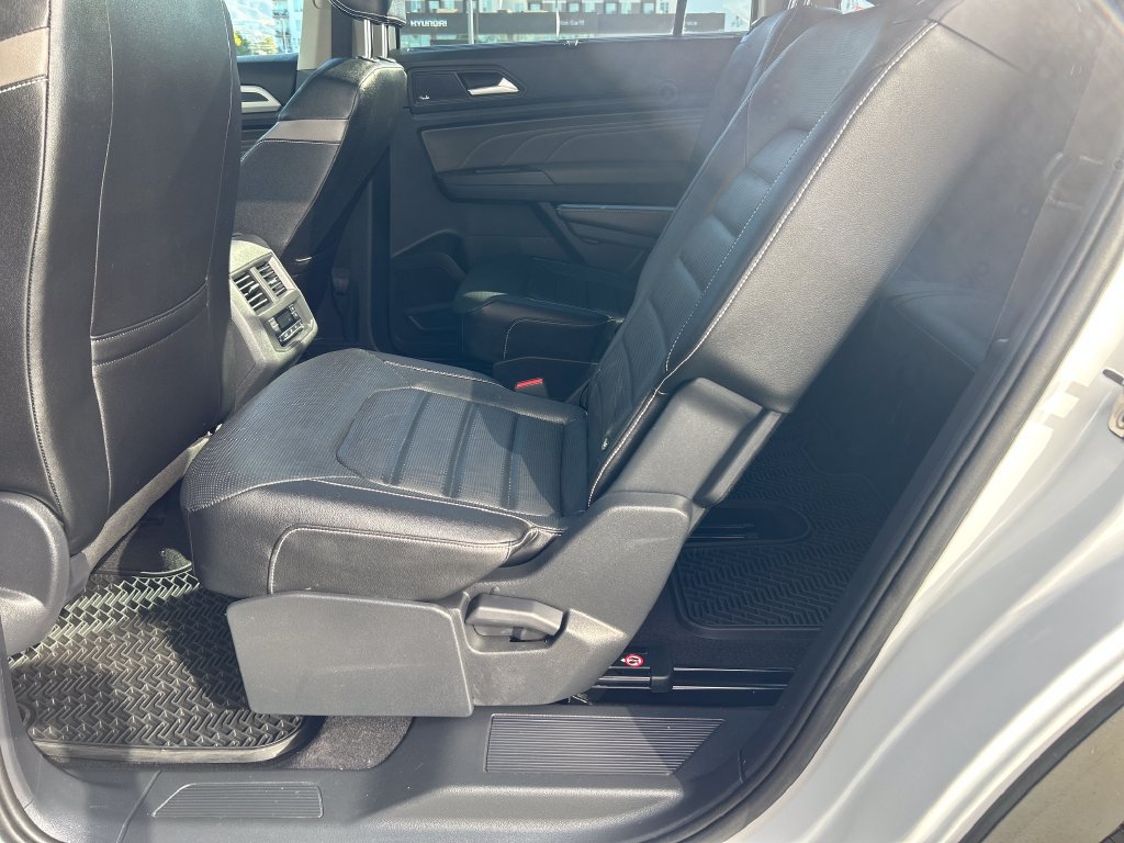Used 2023 Volkswagen Atlas SEL Premium AWD/4WD image 30