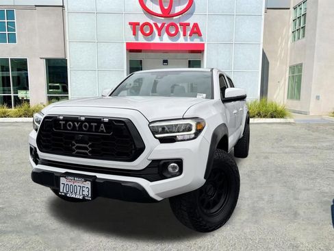 Used 2021 Toyota Tacoma TRD Off-Road w/ TRD Premium Off Road Package AWD/4WD image 5