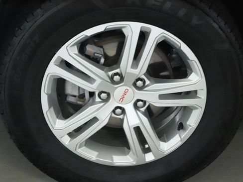 Used 2024 GMC Terrain SLE AWD/4WD image 37