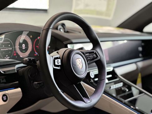 New 2026 Porsche Panamera 4 image 4