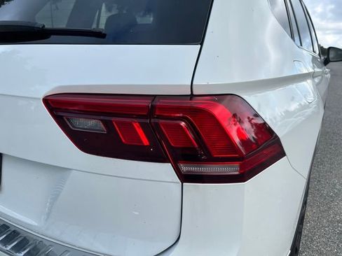 Used 2023 Volkswagen Tiguan SE image 9