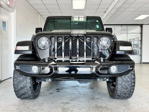 Used 2022 Jeep Gladiator Overland AWD/4WD image 3