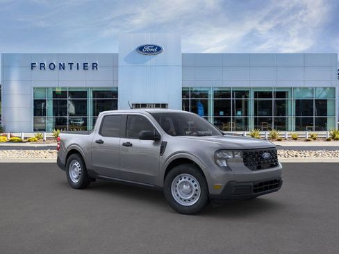 New 2025 Ford Maverick XL image 7