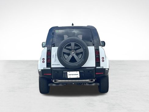 Used 2025 Land Rover Defender 90 X-Dynamic SE AWD/4WD image 9