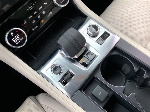 Used 2022 Jaguar F-PACE S image 33