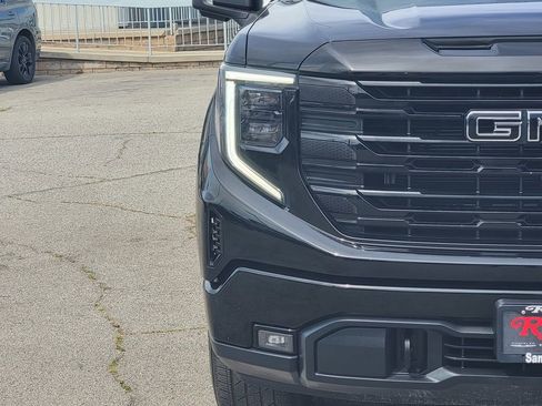 Used 2022 GMC Sierra 1500 Elevation w/ Elevation Premium Package image 3