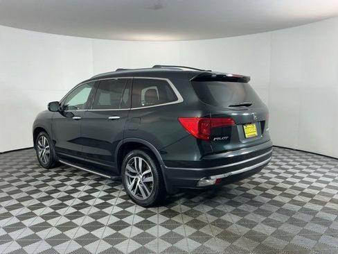 Used 2017 Honda Pilot Touring image 7